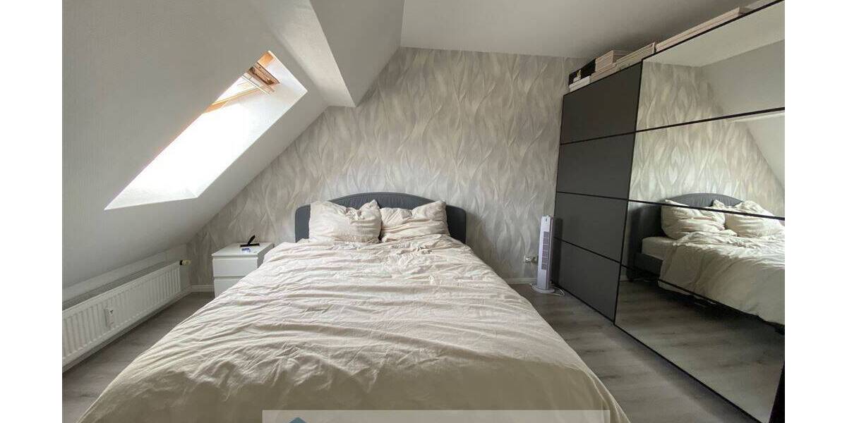 Sehr schöne Dachgeschosswohnung im Zentrum Merseburgs zu verkaufen 2 zimmer