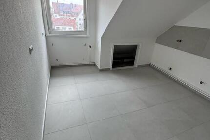 Erstbezug nach Komplettrenovierung: 3 ZKB Wohnung + neues Bad**