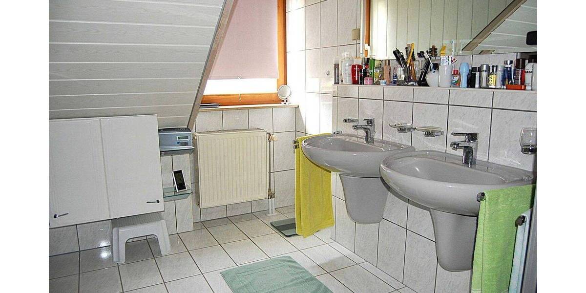 Doppelhaushälfte Hilzingen - 4 Zimmer, 116 m&sup2;, 550.000&euro; | Angebot:26789787