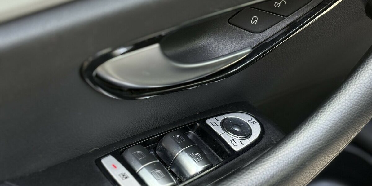 Mercedes-Benz E 200 d VIRTUAL+COCKPIT/KAMERA/NAVI/CARPLAY/SHZ 109.838 km 25.900 &euro; Villingen-Schwenningen 78054