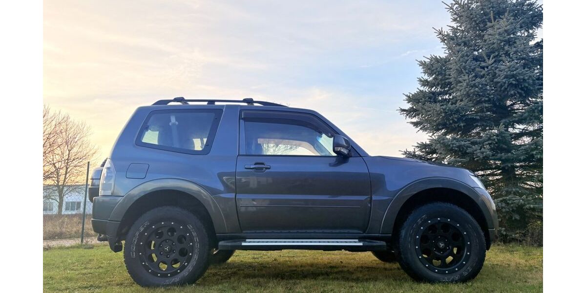 Mitsubishi Pajero 86.500 km 28.500 &euro; Neubrandenburg 17033