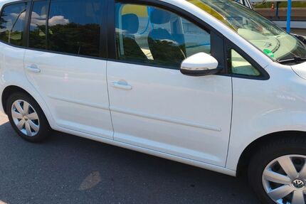 VW Touran 114.500 km 9.900 &euro; Karlsruhe 76131
