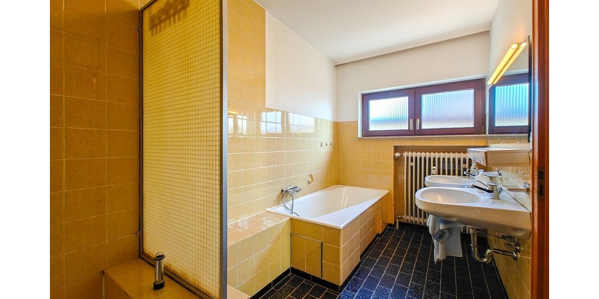 5-Zimmer Wohnung in Pliezhausen inkl. Balkon, Garten und Garage - 5- Pliezhausen | Angebot:25391039