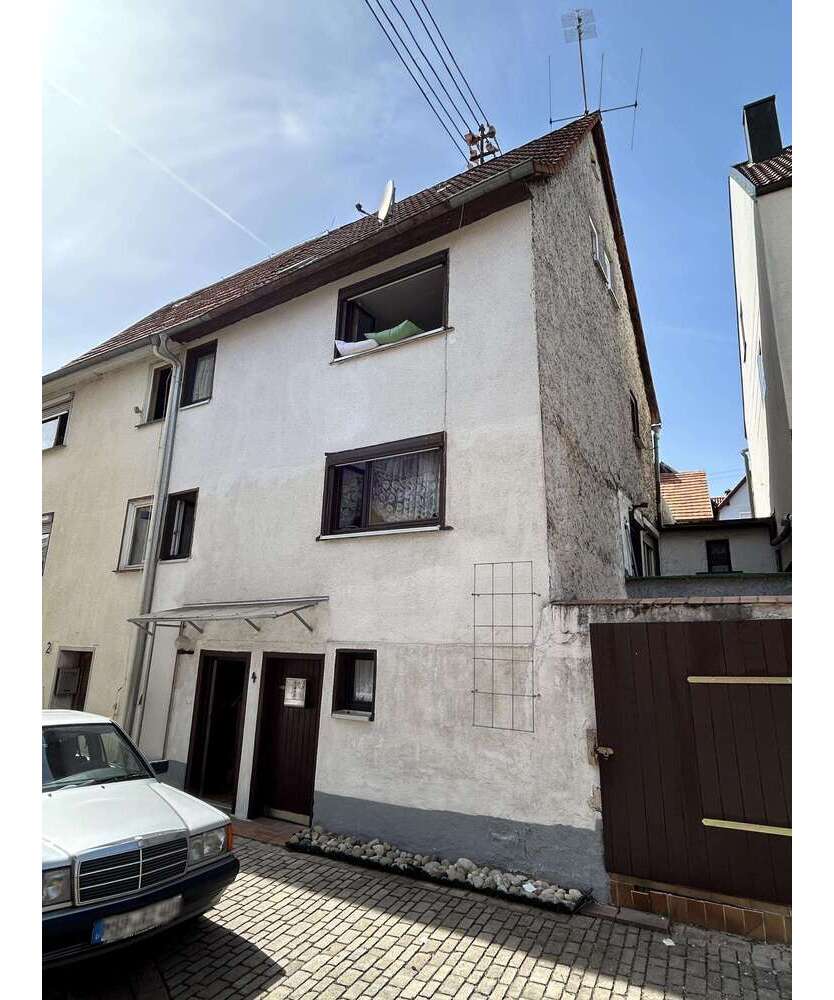 Haus zum Kaufen in Urspringen 49.500 € 90 m²