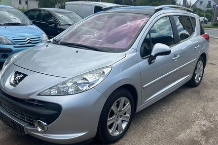 Peugeot 207 176.000 km 1.990 &euro; RIESA 01589