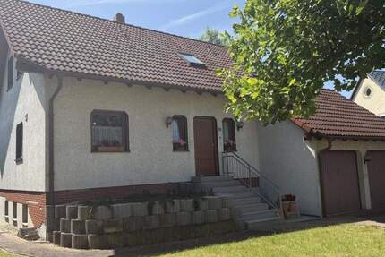 Einfamilienhaus mit Einliegerwohnung und Doppelgarage in Gera 7 zimmer
