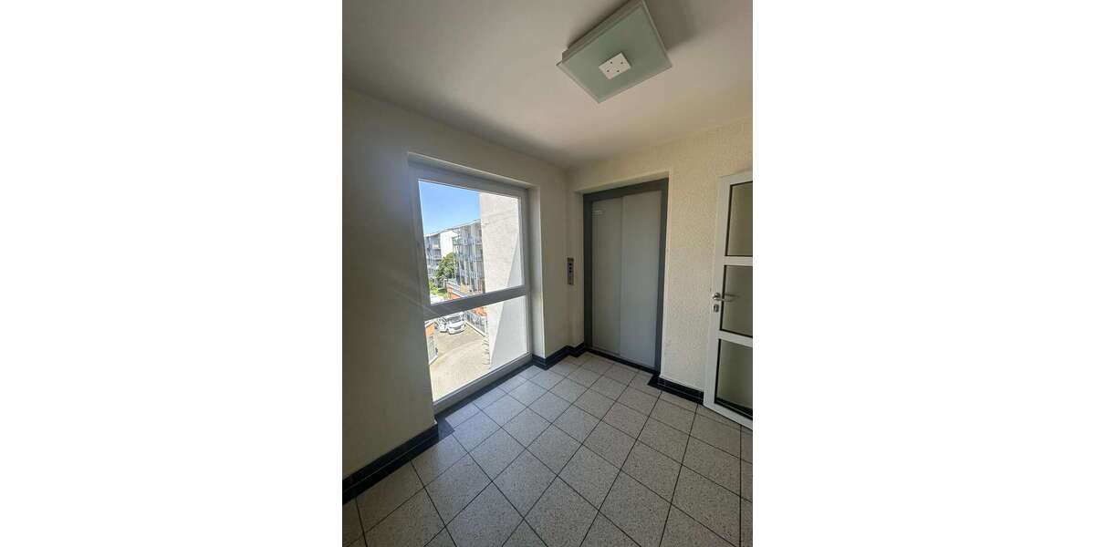 ++Frisch Sanierte Familienwohnung mit Aufzug++ 4 zimmer