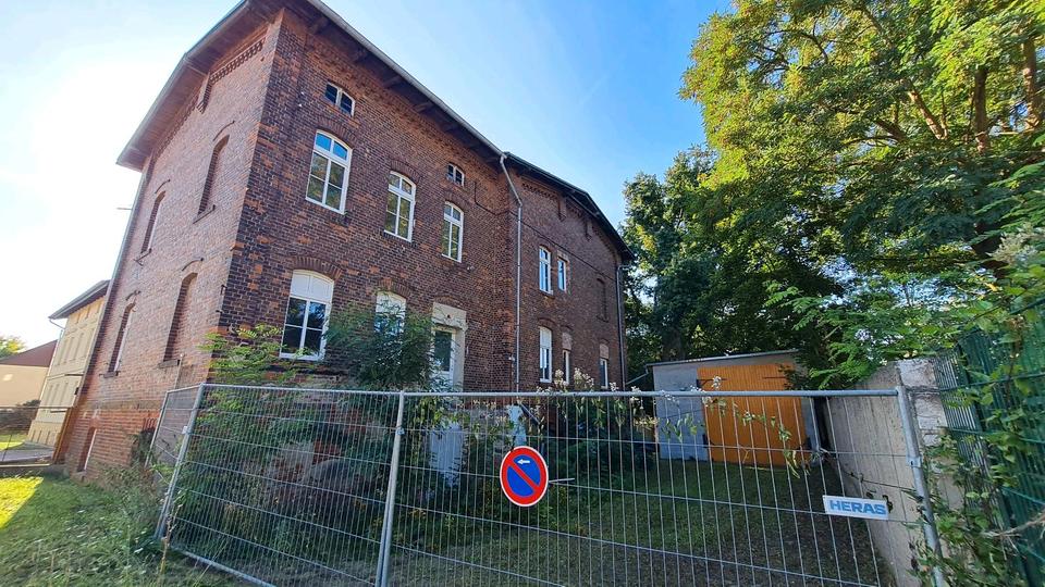 Einfamilienhaus Staßfurt - 15 Zimmer, 300 m&sup2;, 70.000&euro; | Angebot:26658380