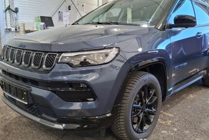 Jeep Compass 22.741 km 29.990 &euro; Kellinghusen 25548