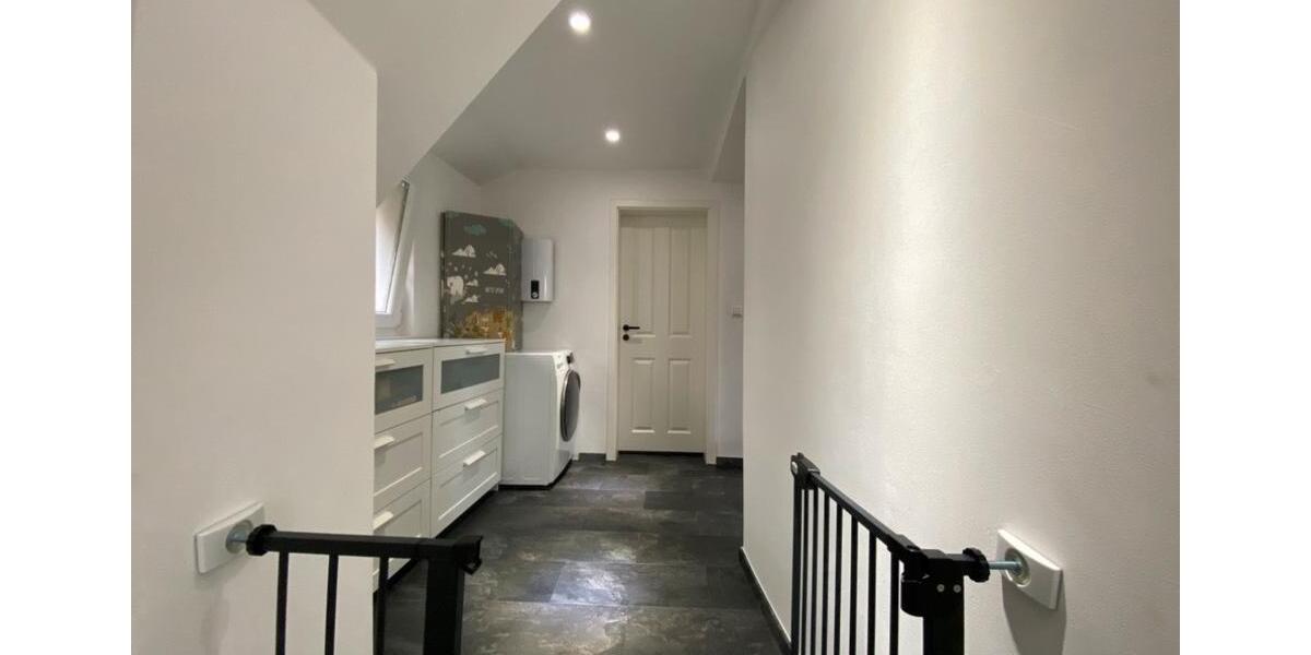 Doppelhaushälfte Calw - 7 Zimmer, 150 m&sup2;, 375.000&euro; | Angebot:25498592