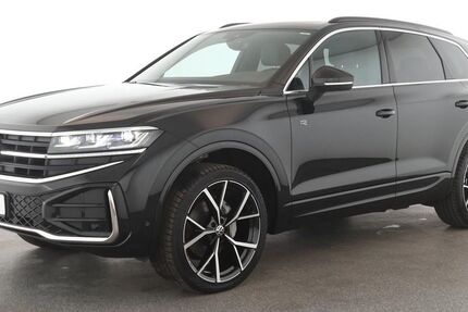VW Touareg 11.800 km 60.884 € Düsseldorf 40233