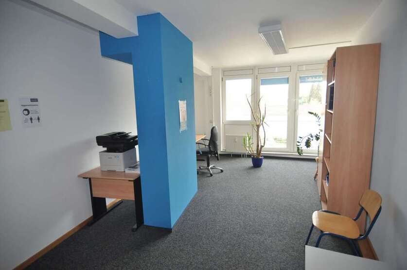Büro in Dettingen an der Erms 1.490 € 160 m²