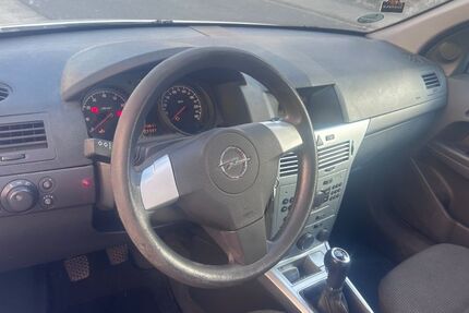 Opel Astra 203.000 km 2.149 &euro; Merzig 66663