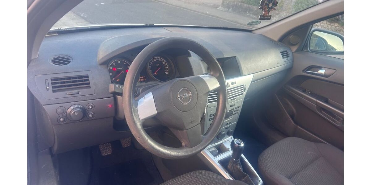 Opel Astra 203.000 km 2.149 &euro; Merzig 66663