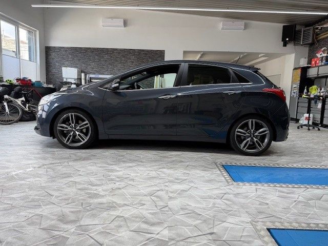 i30
