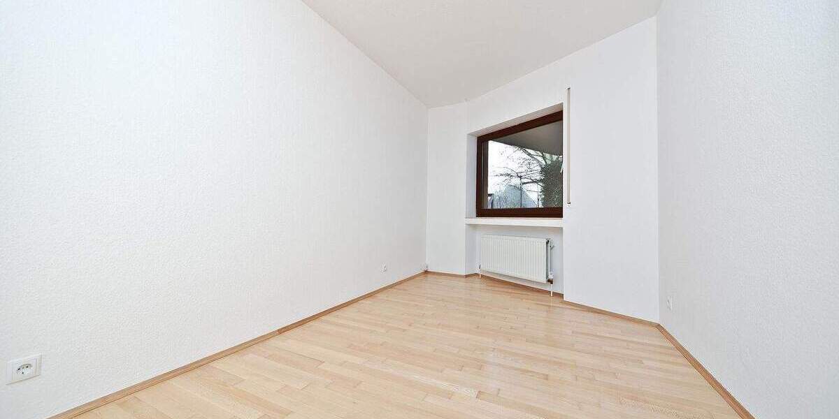 Terrassenwohnung Bonn Lannesdorf - 3 Zimmer, 151 m&sup2;, 2.195&euro; | Angebot:25666895