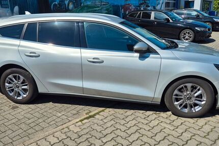 Ford Focus 73.000 km 16.699 &euro; Elmshorn 25335