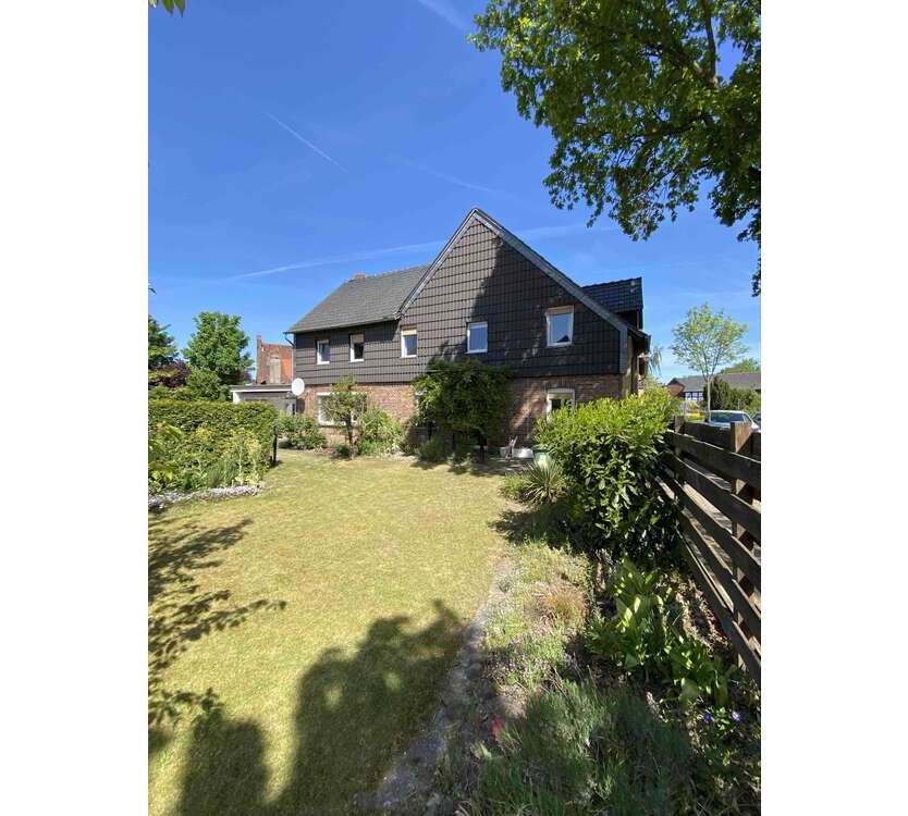 Haus zum Kaufen in Wendeburg Meerdorf 380.000 € 251 m²
