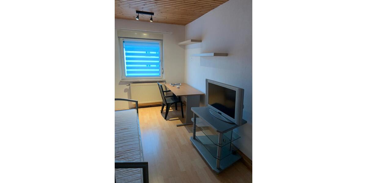 Wohnen auf Zeit Villingen-Schwenningen Schwenningen - 1 Zimmer, 12 m&sup2;, 380&euro; | Angebot:26295158