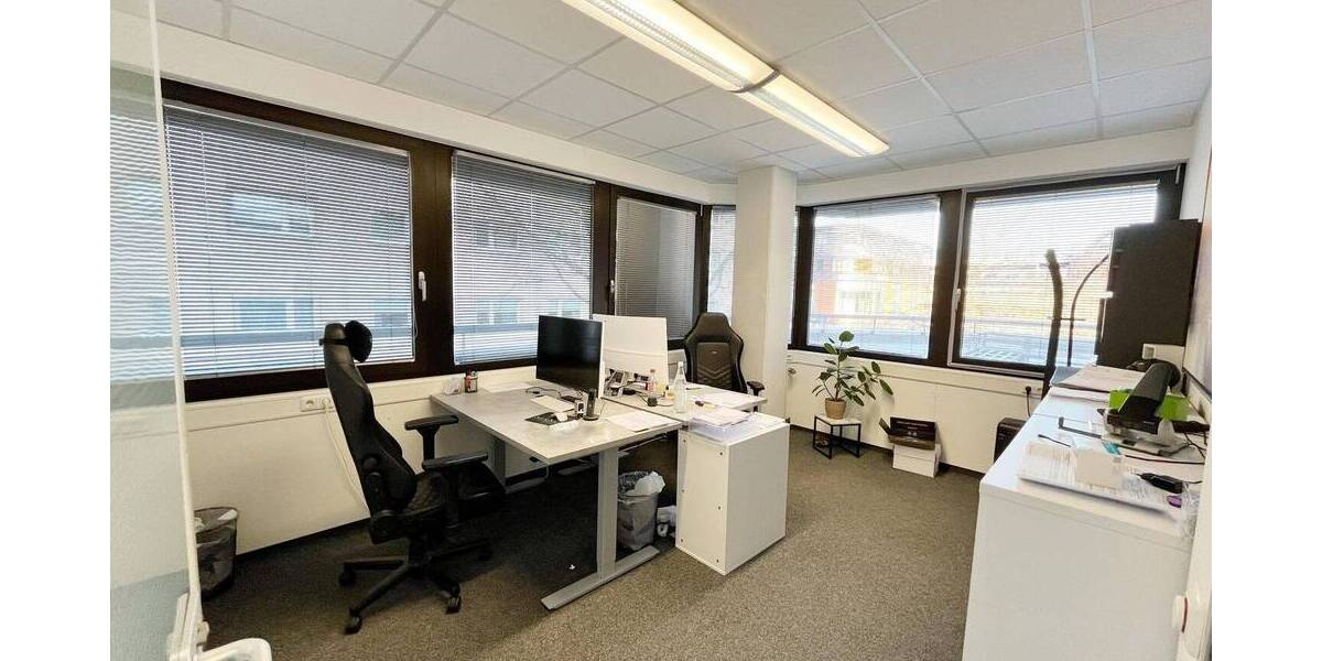 Zentral gelegen und ab März 2026 zur freien Verfügung! 6 zimmer