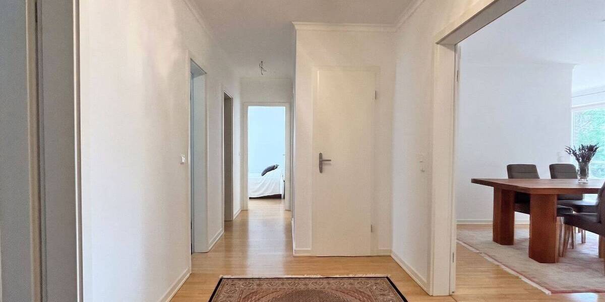 Etagenwohnung Hamburg Wellingsbüttel - 4 Zimmer, 121 m&sup2;, 2.230&euro; | Angebot:26438521