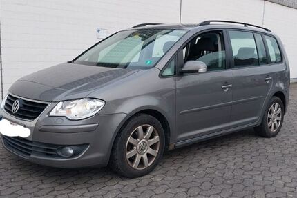 VW Touran 260.000 km 2.699 &euro; Kelkheim ( Taunus ) 65779
