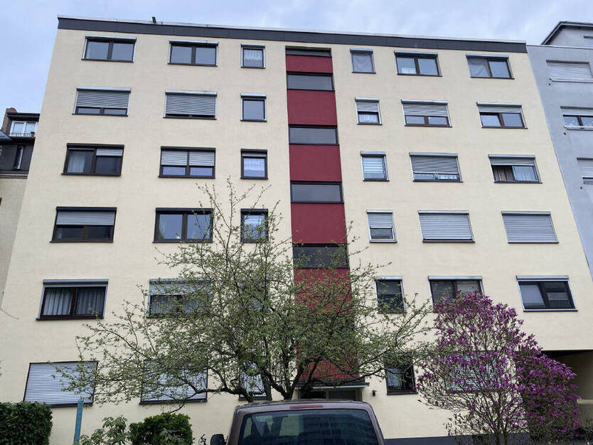 Fernblick inklusive! Großzügige ETW samt Dachterrasse und Garage!