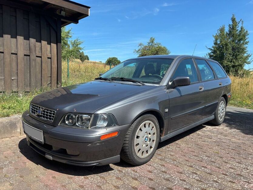 V40