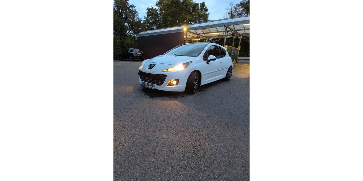 Peugeot 207 149.000 km 3.150 &euro; Hagen 58099