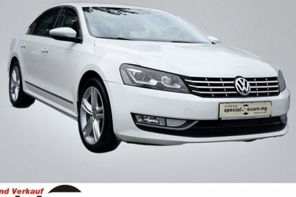 VW Passat 2,0 TDI Highline / Leder / SHD / Keyless 228.000 km 11.890 € Mönchengladbach 41066