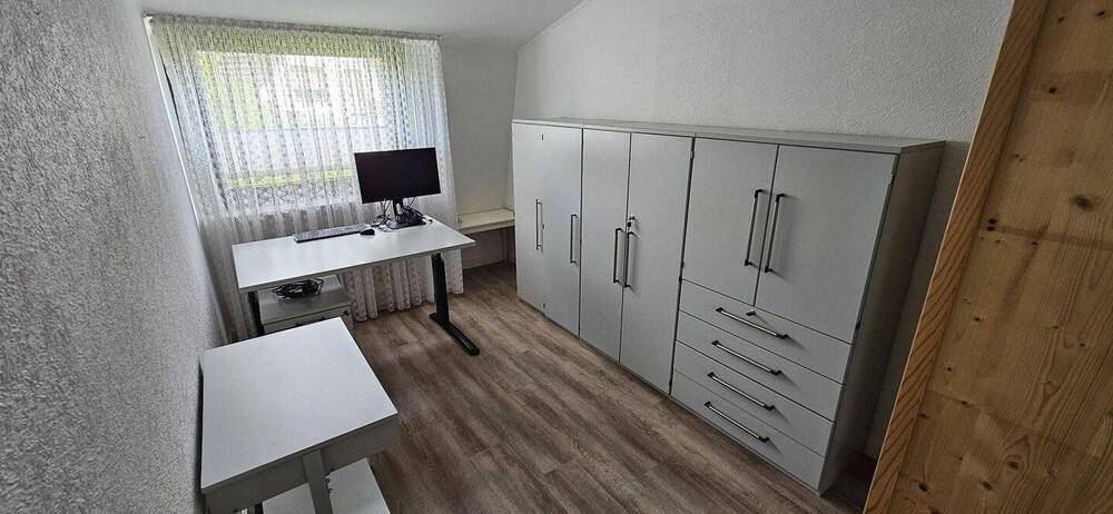 Doppelhaushälfte saniert mit Garten und Garage