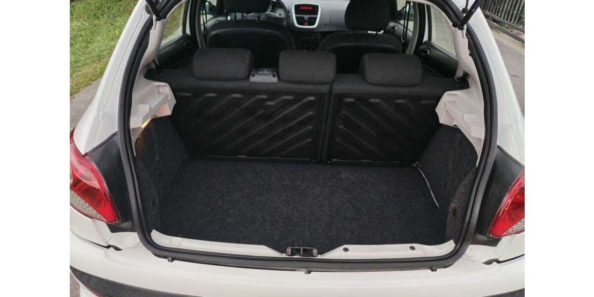 Peugeot 206 205.000 km 2.500 € Köln 50968