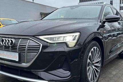 Audi e-tron 53.089 km 33.950 &euro; Hamburg 22047