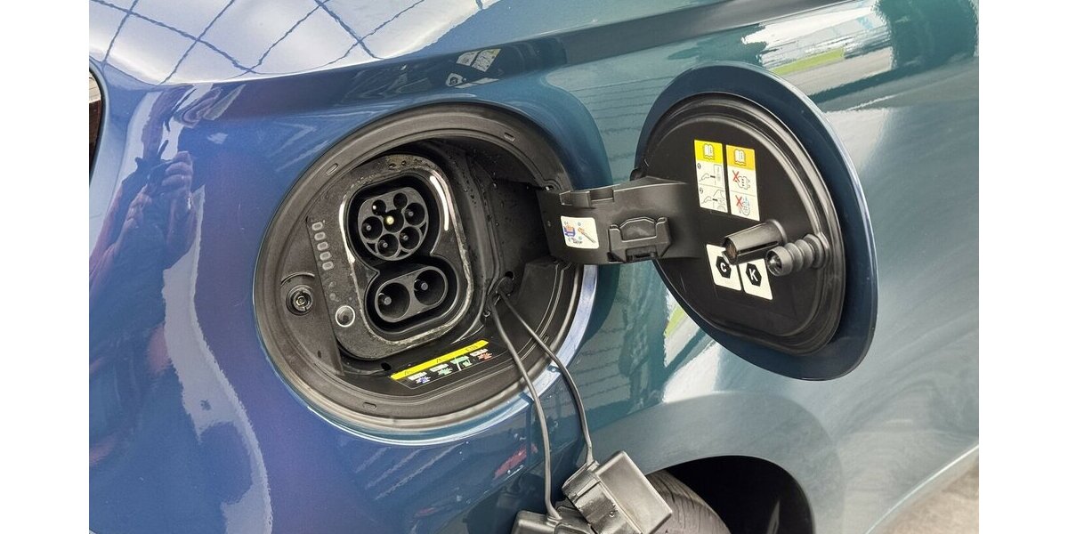 Fiat 500e Action Carplay Android Automatik 1.Hand 25.950 km 13.120 &euro; Lich 35423