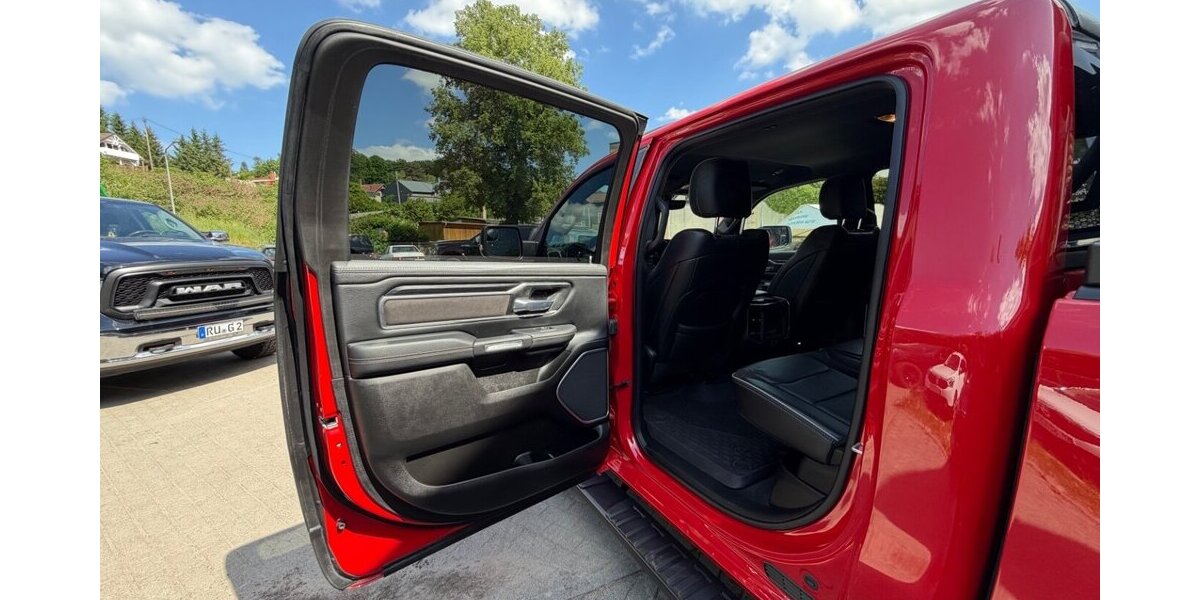 Dodge RAM 1500 5,7 HEMI 4+4 LARAMIE 49.999 km 39.999 &euro; Rudolstadt 07407