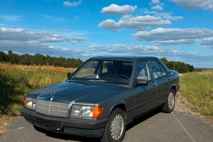 Mercedes-Benz 190 207.000 km 2.900 &euro; Schönbrunn 96185
