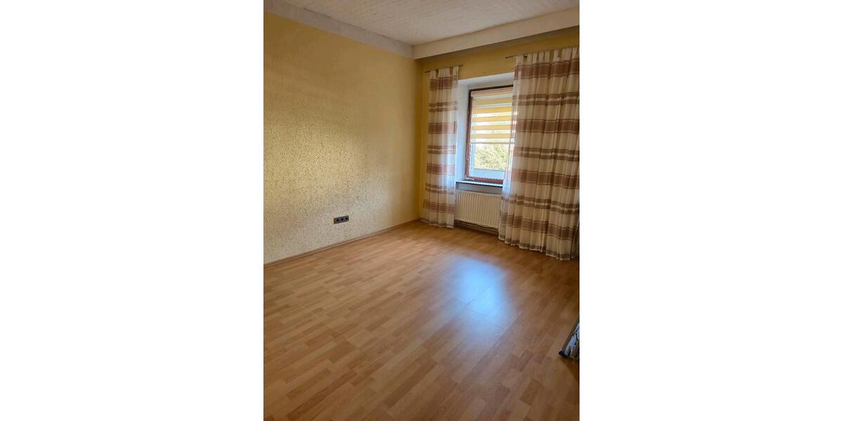 Mehrfamilienhaus, Wohnhaus Ottweiler - 9 Zimmer, 200 m&sup2;, 139.000&euro; | Angebot:26868850