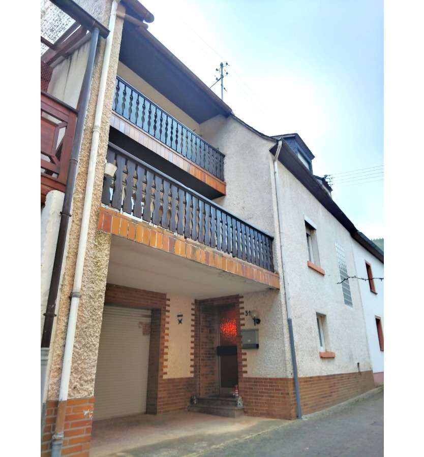 Haus zum Kaufen in Kesten 168.000 € 160 m²