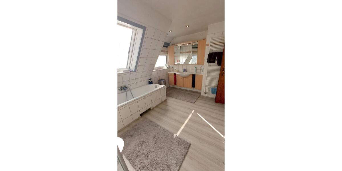 Einfamilienhaus Bad Berleburg - 5 Zimmer, 214 m&sup2;, 275.000&euro; | Angebot:26989357