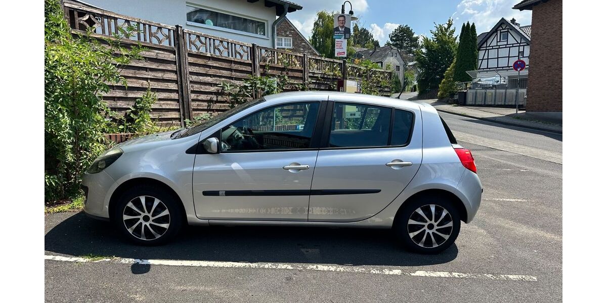 Renault Clio 163.500 km 2.200 &euro; Rösrath 51503