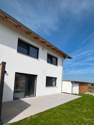 Doppelhaushälfte Eching - 4 Zimmer, 136 m&sup2;, 1.800&euro; | Angebot:26687847