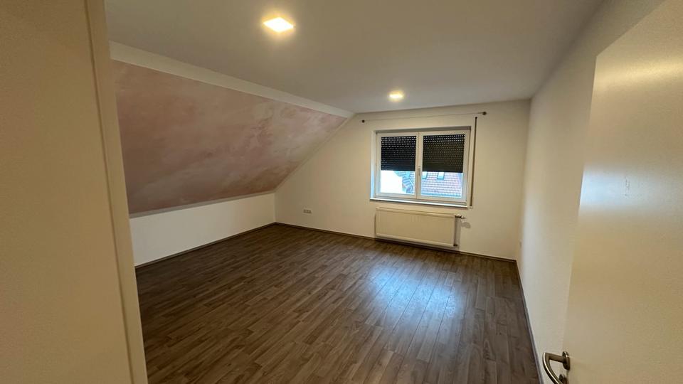 Etagenwohnung Blankenhain - 4 Zimmer, 125 m&sup2;, 900&euro; | Angebot:26319721