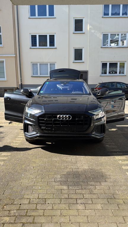 Audi Q8 210.000 km 41.000 € Wuppertal 42287