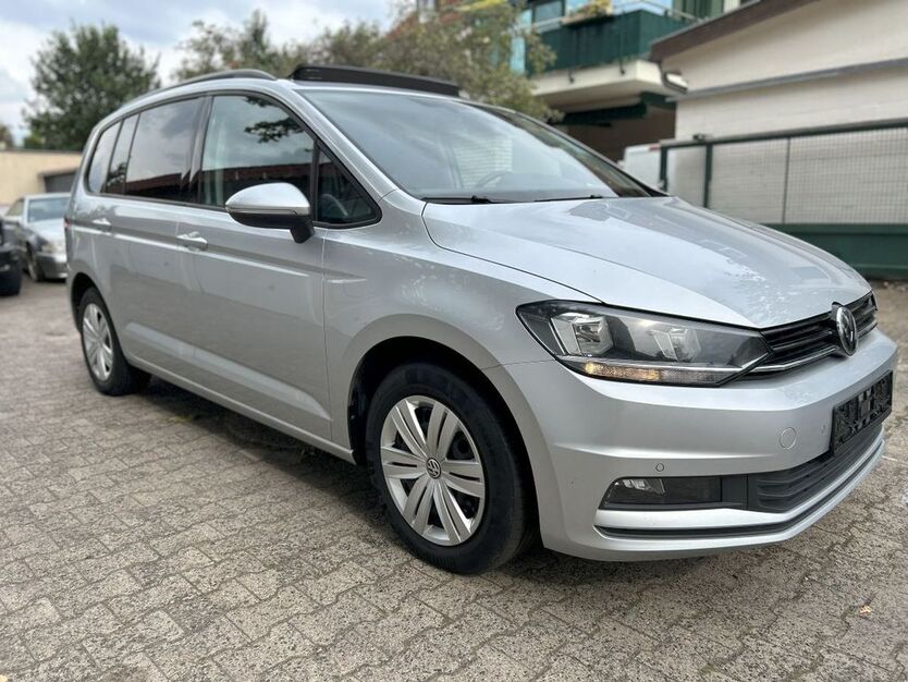 VW Touran 149.000 km 14.400 € Berlin 13403