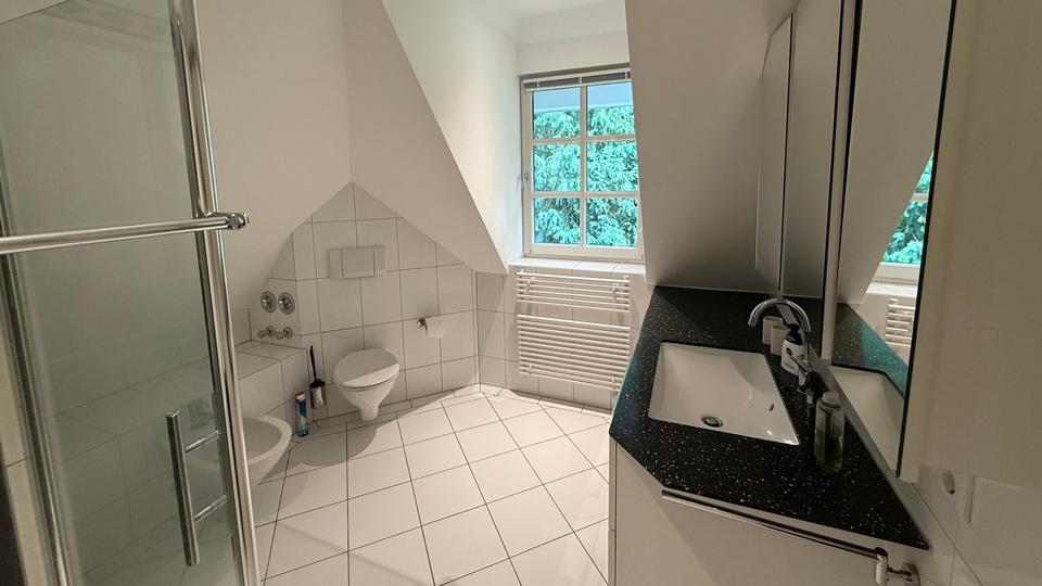 Etagenwohnung Bad Homburg vor der Höhe Gonzenheim - 3 Zimmer, 130 m&sup2;, 2.200&euro; | Angebot:26395142