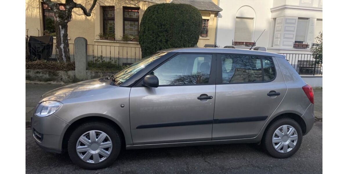 Skoda Fabia 143.650 km 2.650 &euro; Köln 51065