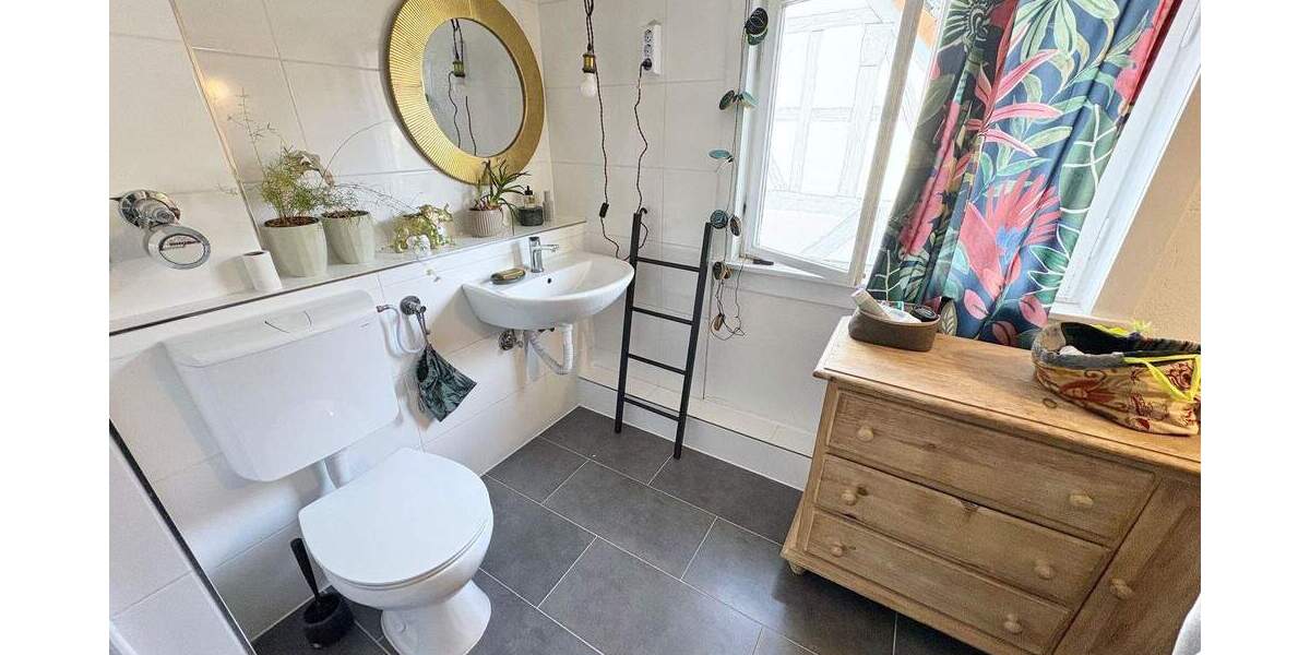 Schönes Fachwerkhaus mit kleinem Garten in ruhiger Lage 4 zimmer