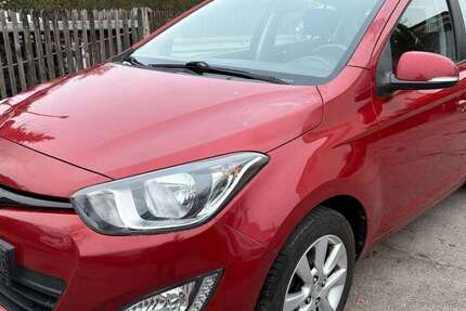Hyundai i20 128.000 km 2.550 € München 81245