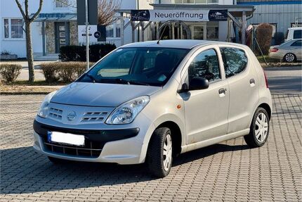 Nissan Pixo