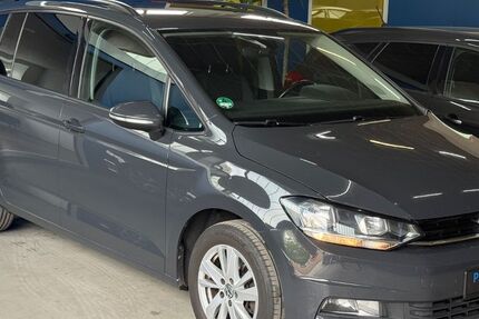 VW Touran 278.000 km 7.995 &euro; Taglaching/Bruck 85567